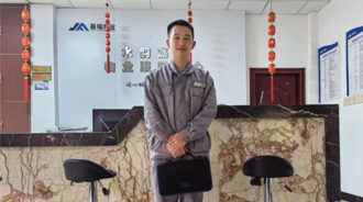 平凡彰显伟大 伟大隐现平凡
