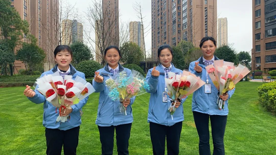 嘉邻友爱 | 礼赞春光，致蕴她力量。以臻心服务致献时代芳华